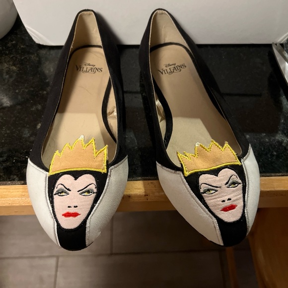 Shoes - Disney Evil Queen Flats size 7 NWOT never worn sun Disney Evil Queen.